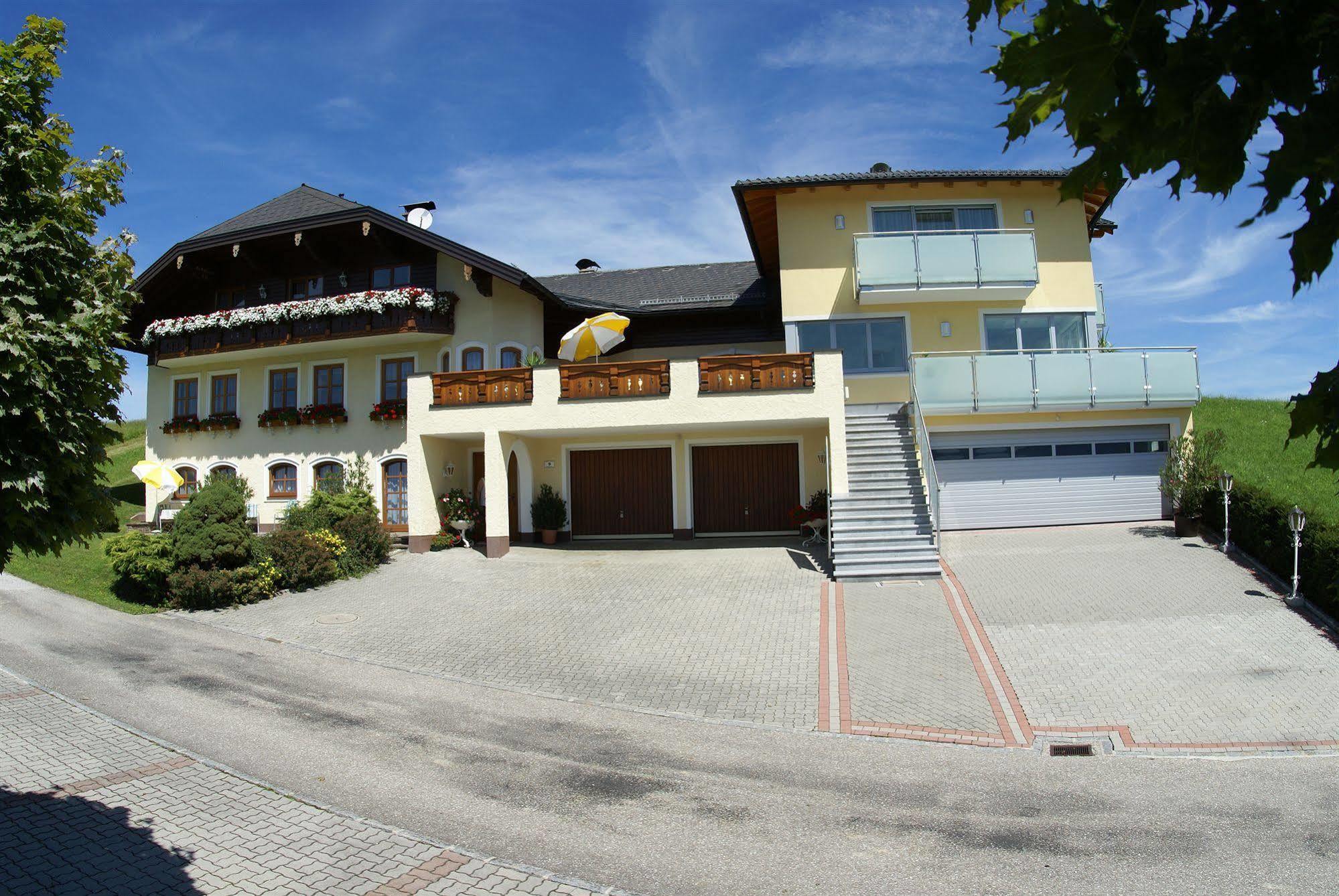 Gaestehaus Stabauer Mondsee Extérieur photo